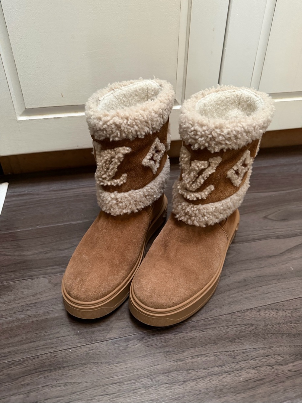 Louis Vuitton Tan Suede Shearling Snow Drop Boots